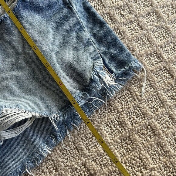 Free People We the Free Distressed Fringe Mid Rise Denim Jean Shorts Size 27 - Picture 9 of 10